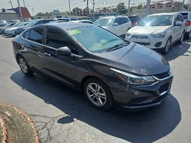 2016 Chevrolet Cruze LT Auto's photo