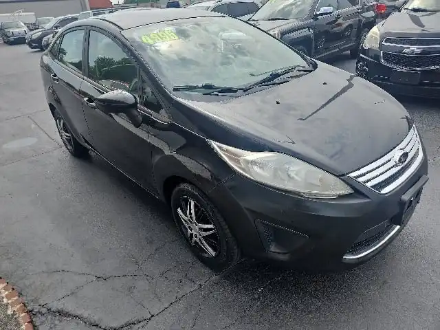 2012 Ford Fiesta SE Sedan's photo