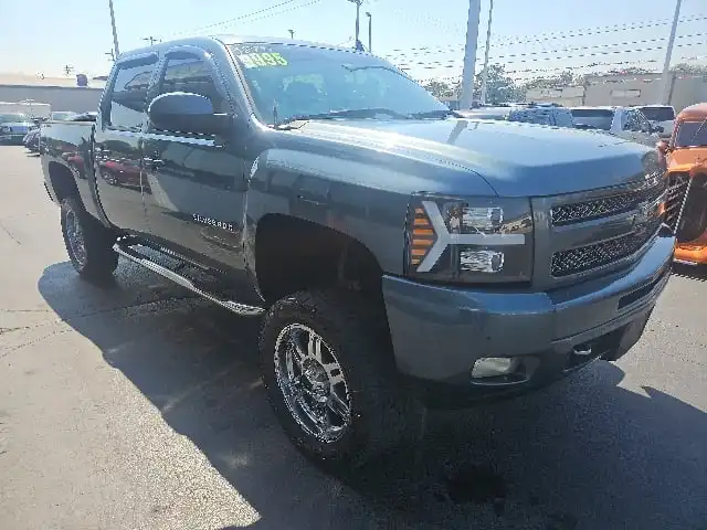 2011 Chevrolet Silverado 1500 LT 4WD Crew Cab's photo