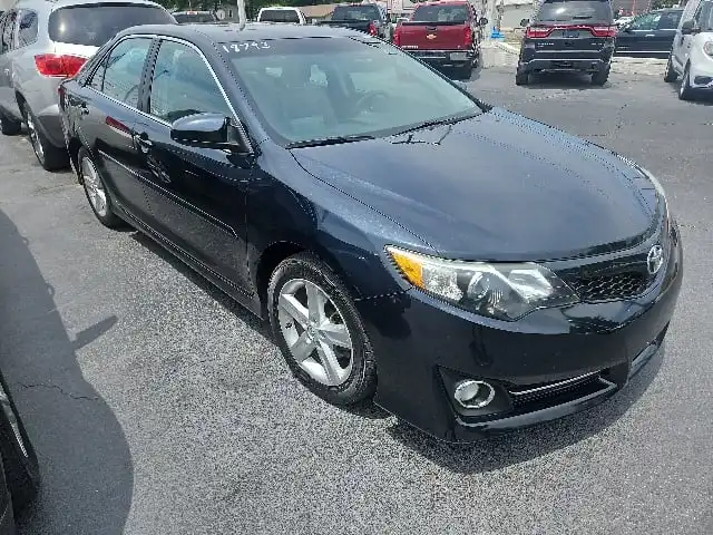 2014 Toyota Camry 2.5 Auto SE's photo