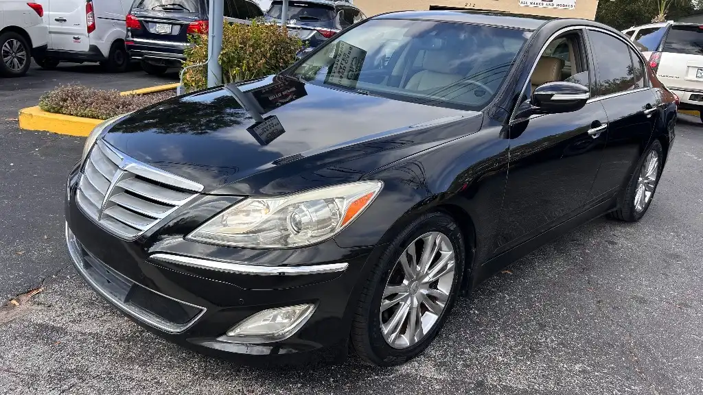 2012 Hyundai Genesis 3.8's photo