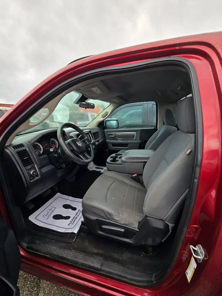 2013 RAM 1500 Express Regular Cab SWB photo 5