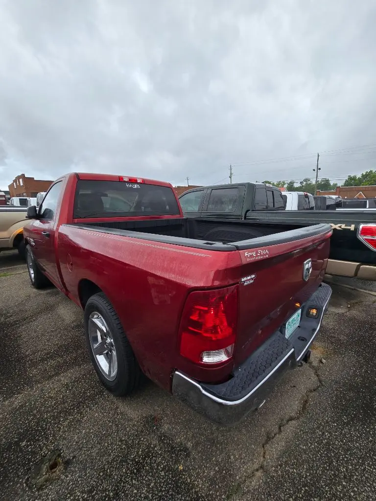 2013 RAM 1500 Express Regular Cab SWB photo 4