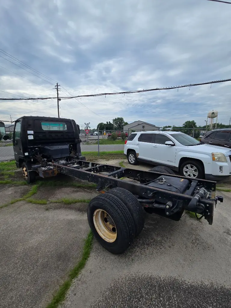 2006 GMC W-Series (Forward) undefined photo 3