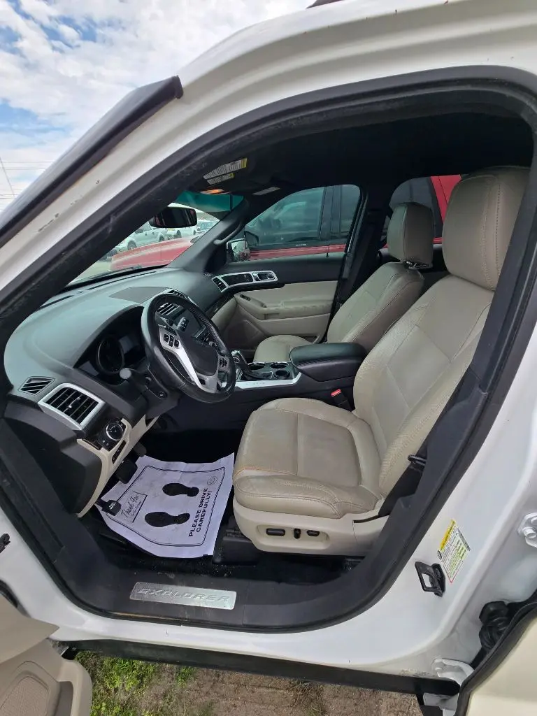 2011 Ford Explorer Limited photo 5