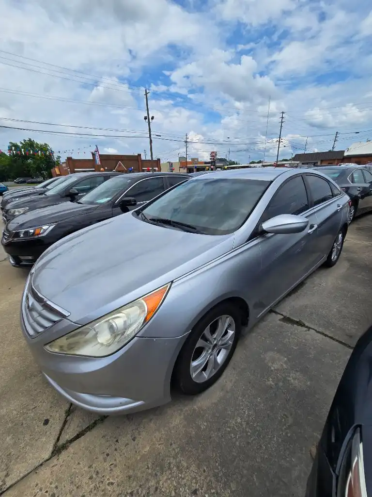 2011 Hyundai Sonata GLS I4 M/T's photo
