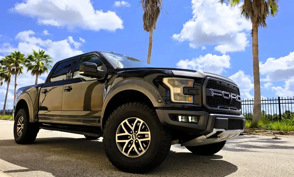 2017 Ford F-150 Raptor 4x4 SuperCrew 5-1/2 Box's photo
