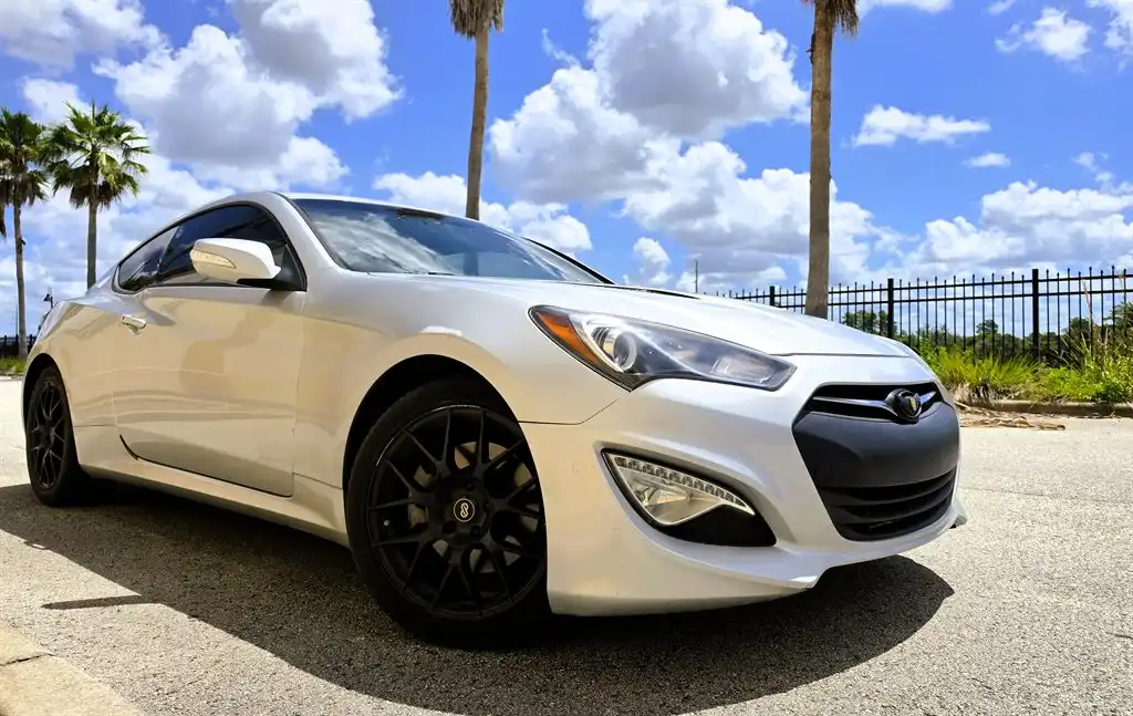 2013 Hyundai Genesis Coupe 3.8 Grand Touring 8-Speed A/T's photo