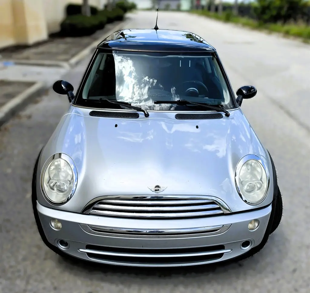 2005 MINI Cooper Base photo 3