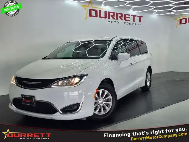 2018 Chrysler Pacifica Touring Plus's photo