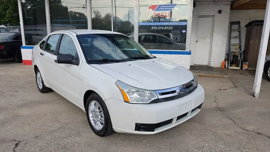2011 Ford Focus SE's photo