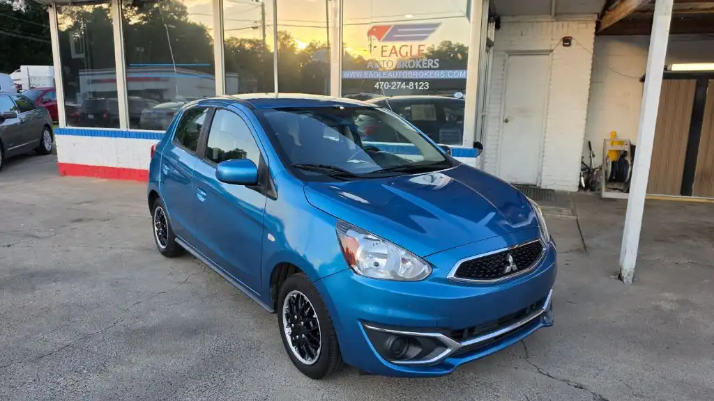2018 Mitsubishi Mirage ES's photo