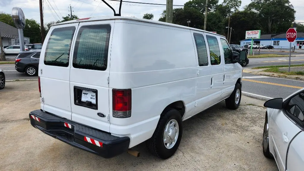 2013 Ford E-Series E-150 Van photo 3