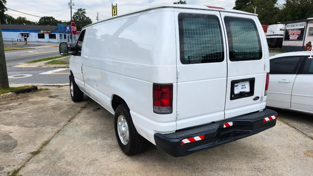 2013 Ford E-Series E-150 Van photo 4