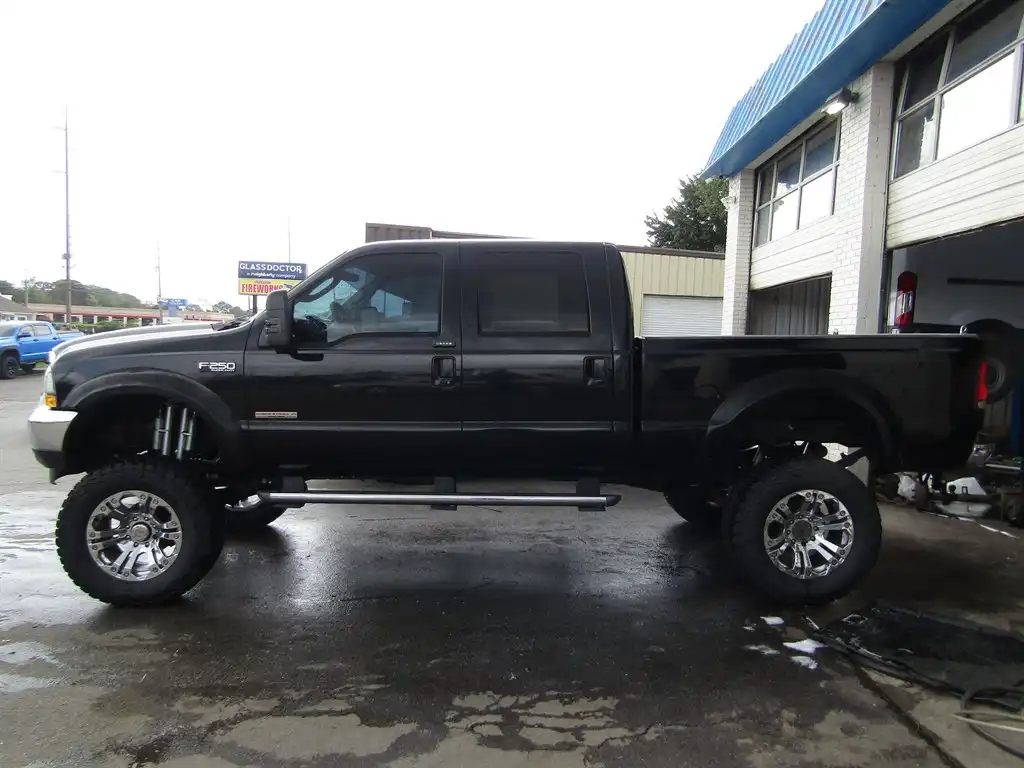 2004 Ford F-250 Lariat 4x4 Crew Cab SWB's photo
