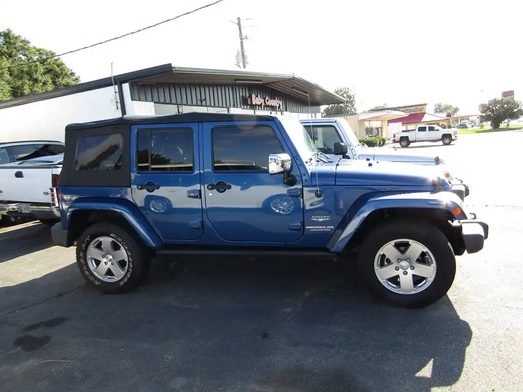 2010 Jeep Wrangler Sahara 4WD's photo