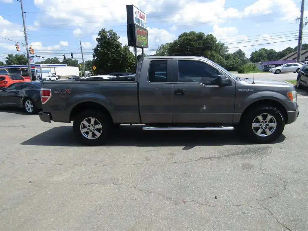 2014 Ford F-150 XL SuperCab 145 in's photo