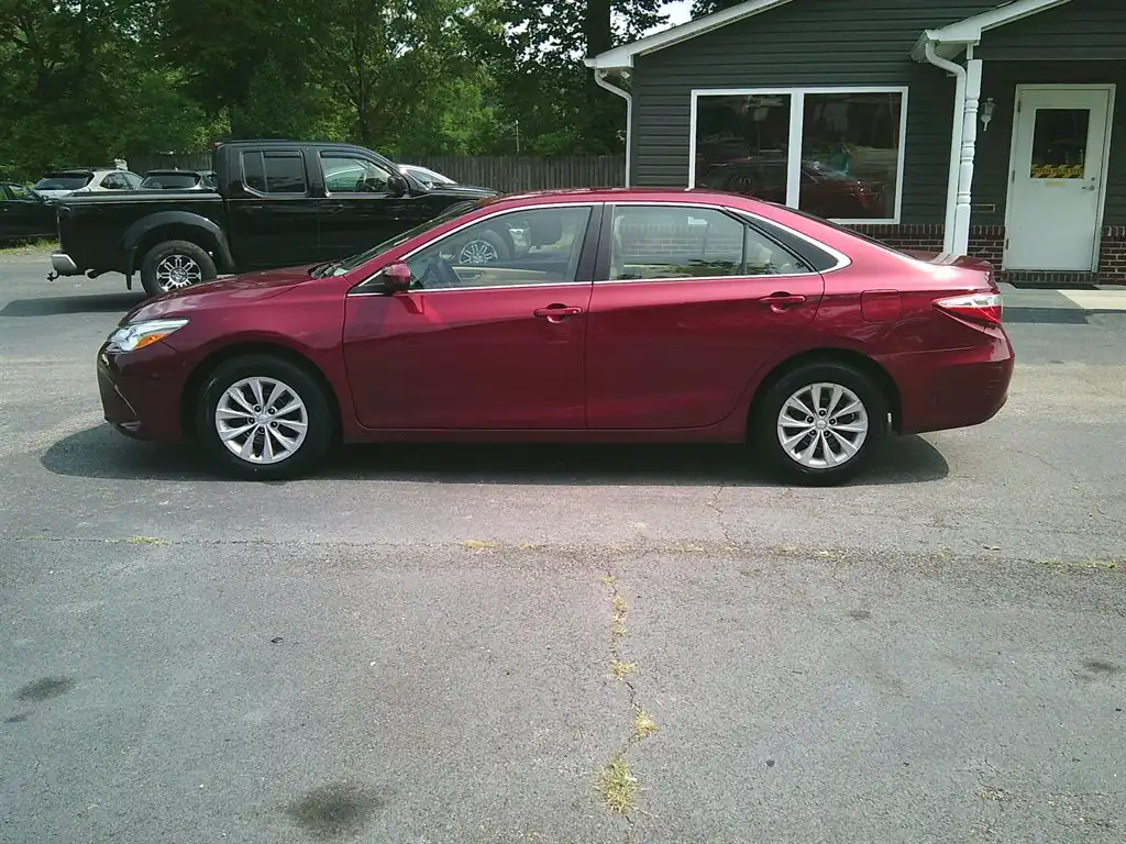 2016 Toyota Camry 2.5 Auto LE's photo