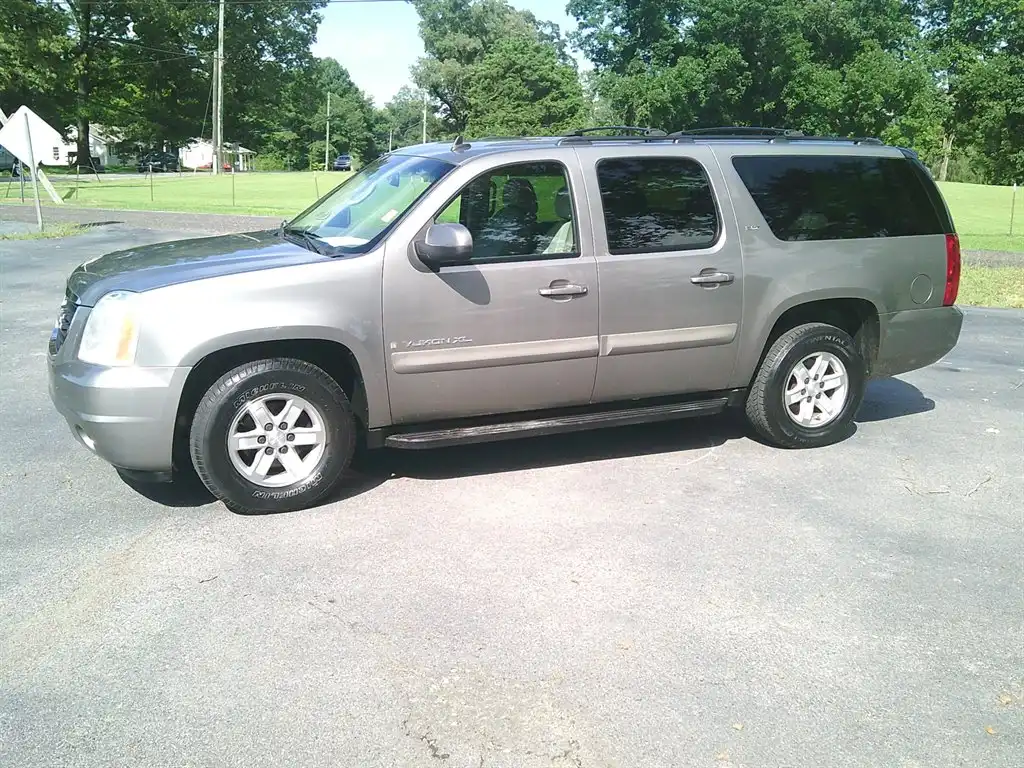 2008 GMC Yukon's photo