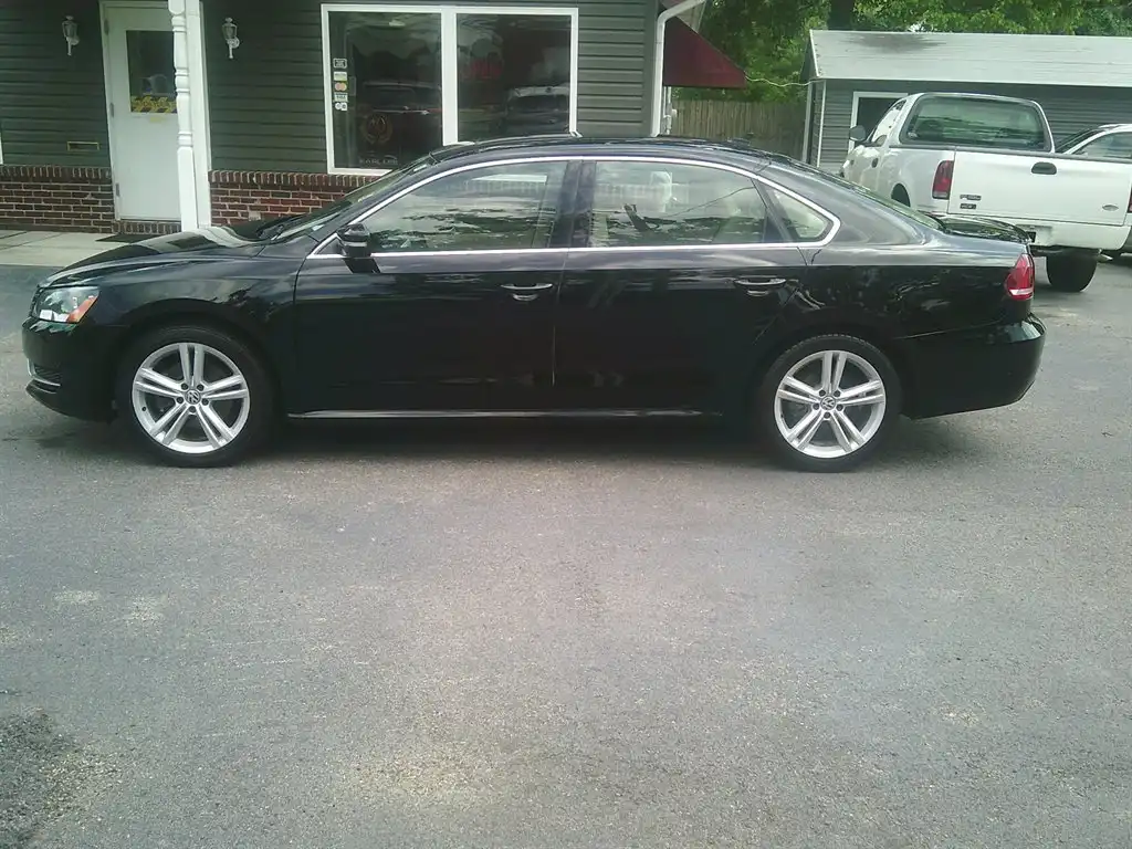 2014 Volkswagen Passat 1.8T SE Auto's photo