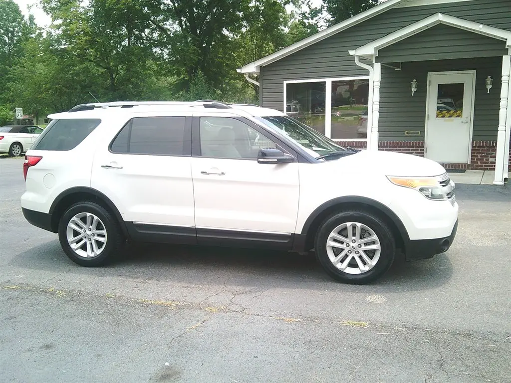 2013 Ford Explorer XLT photo 3