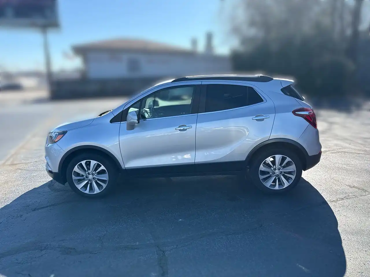 2019 Buick Encore Preferred's photo