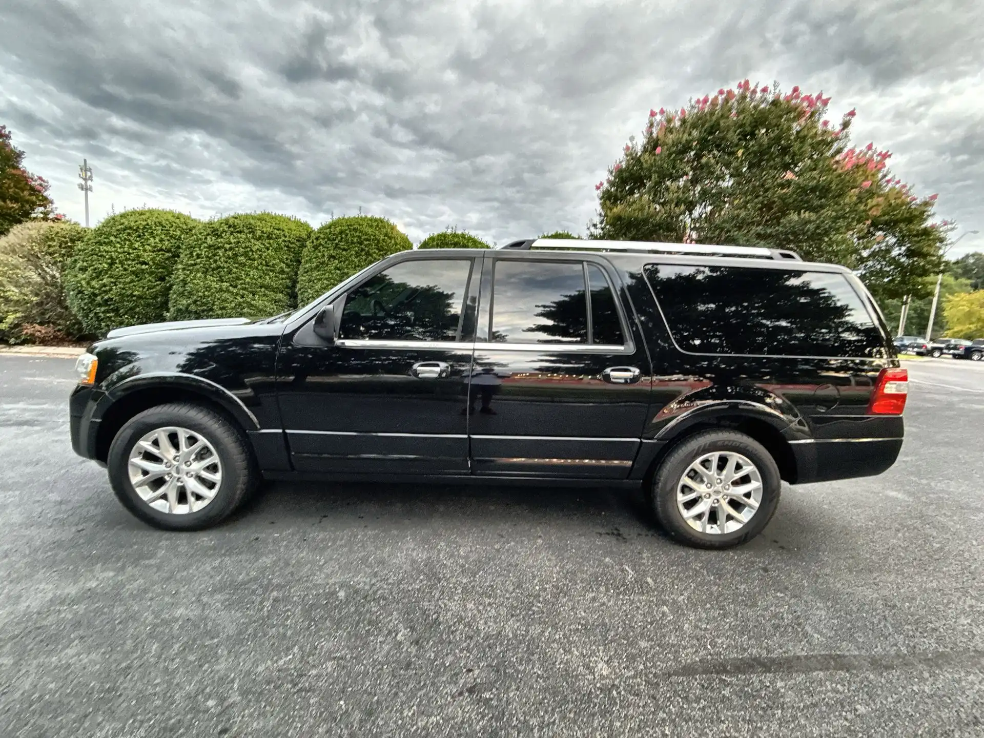 2016 Ford Expedition Limited EL's photo