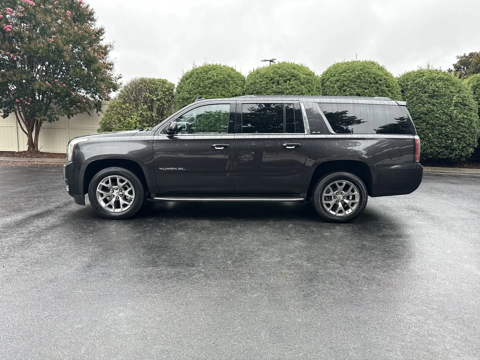 2017 GMC Yukon 2WD SLE's photo