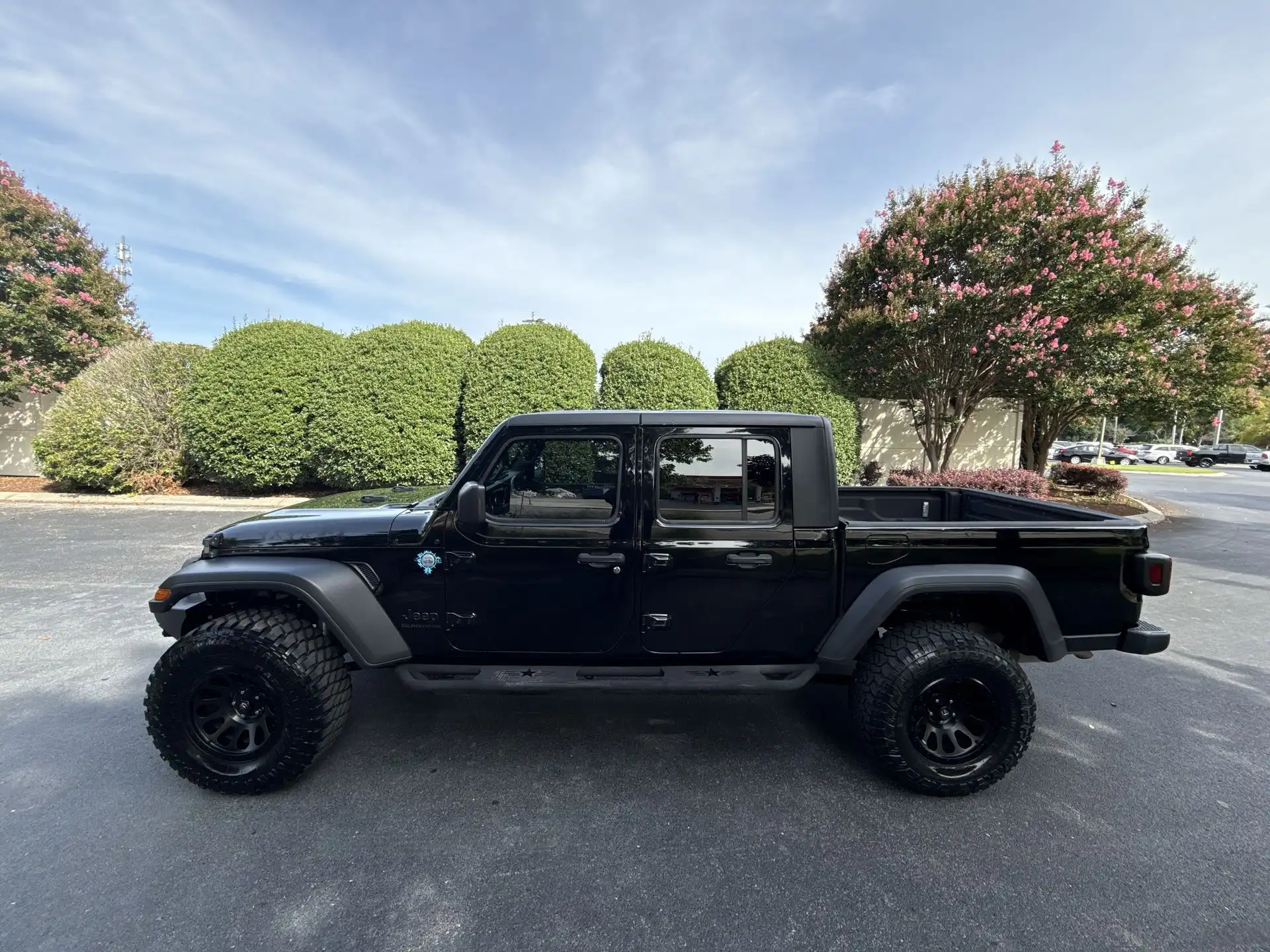 2020 Jeep Gladiator Sport S's photo
