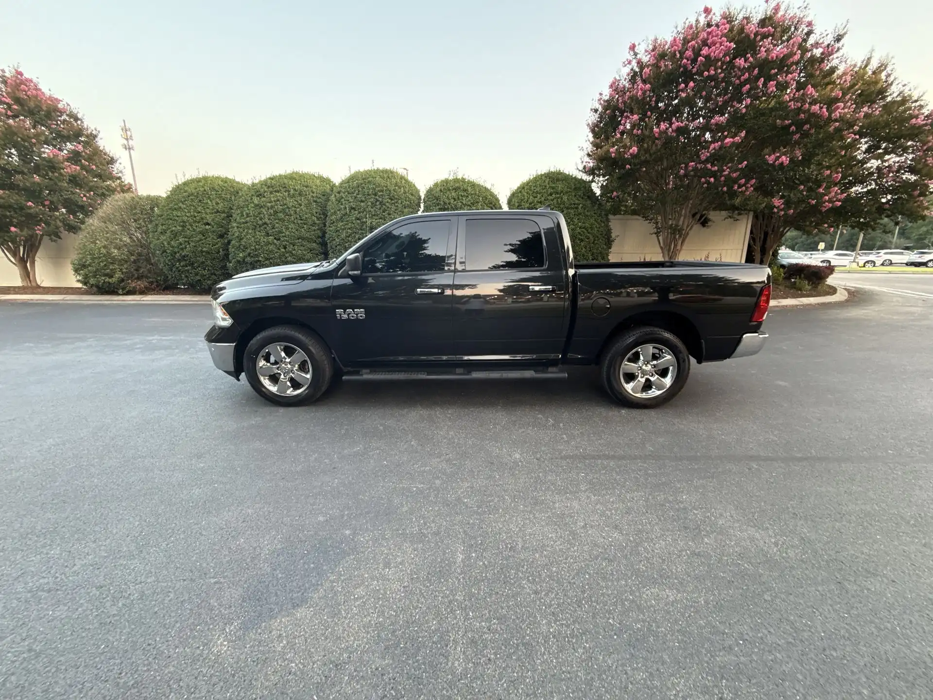 2018 RAM 1500 Big Horn 4x4 Crew Cab 5'7's photo