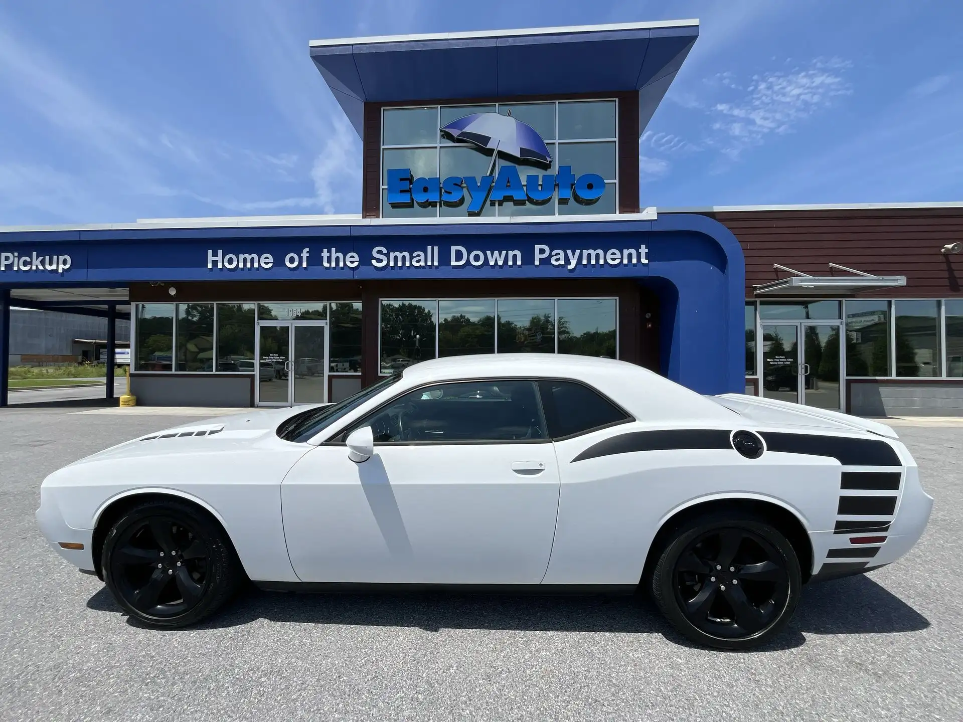 2013 Dodge Challenger SXT's photo