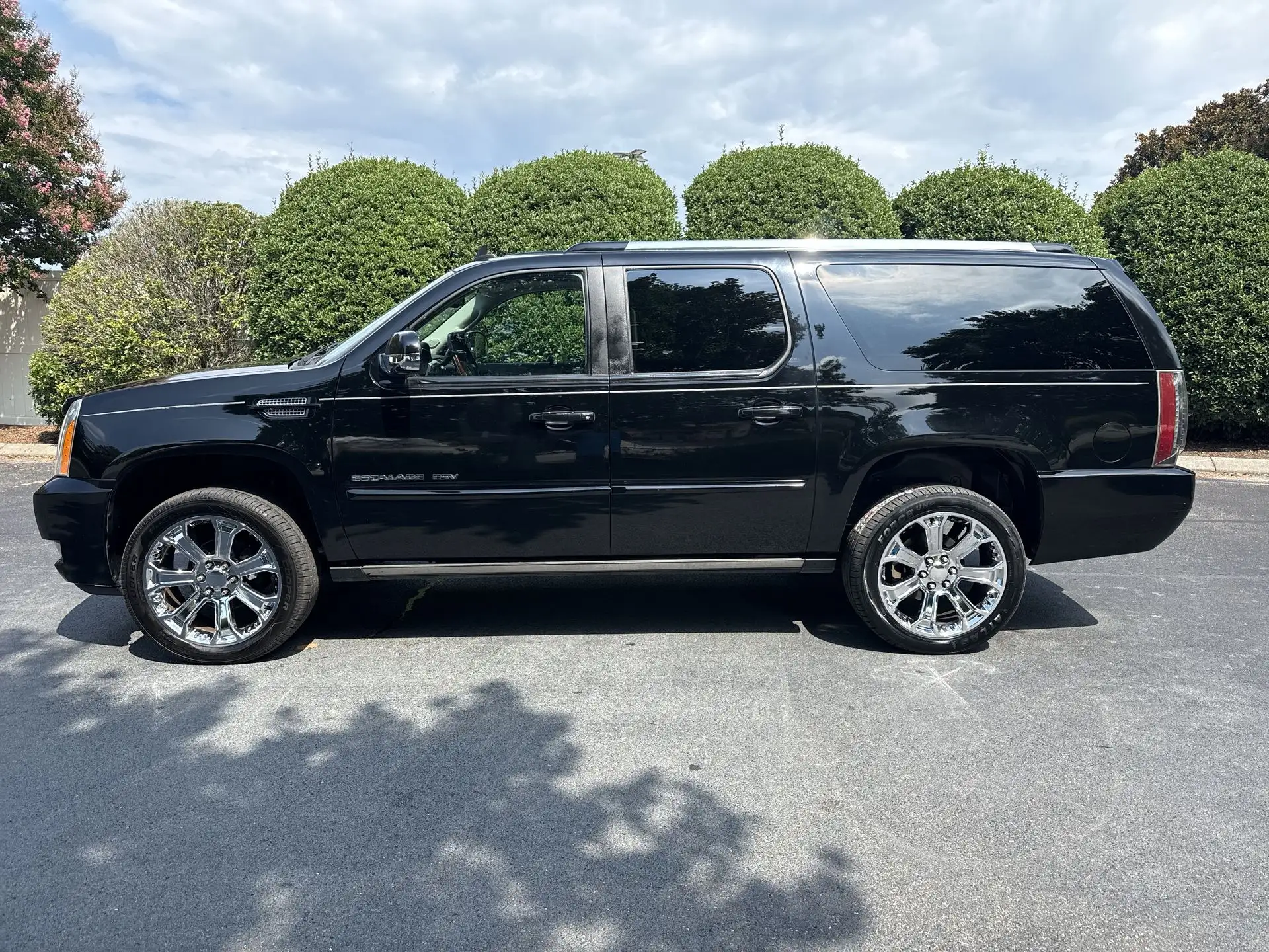 2013 Cadillac Escalade ESV AWD Premium's photo