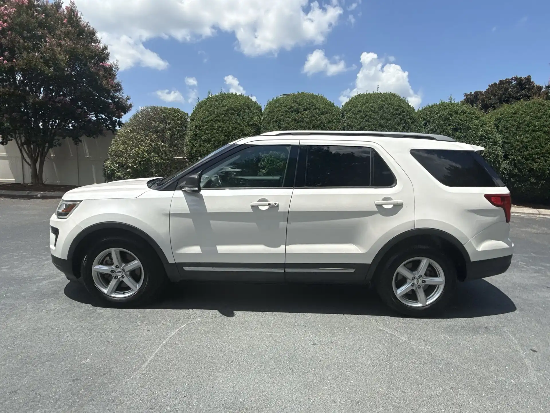 2019 Ford Explorer XLT FWD's photo