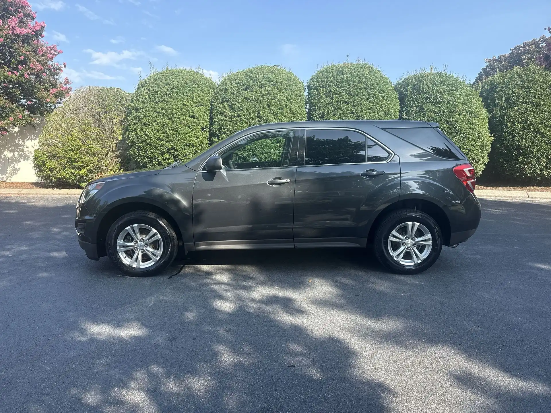 2017 Chevrolet Equinox LS's photo