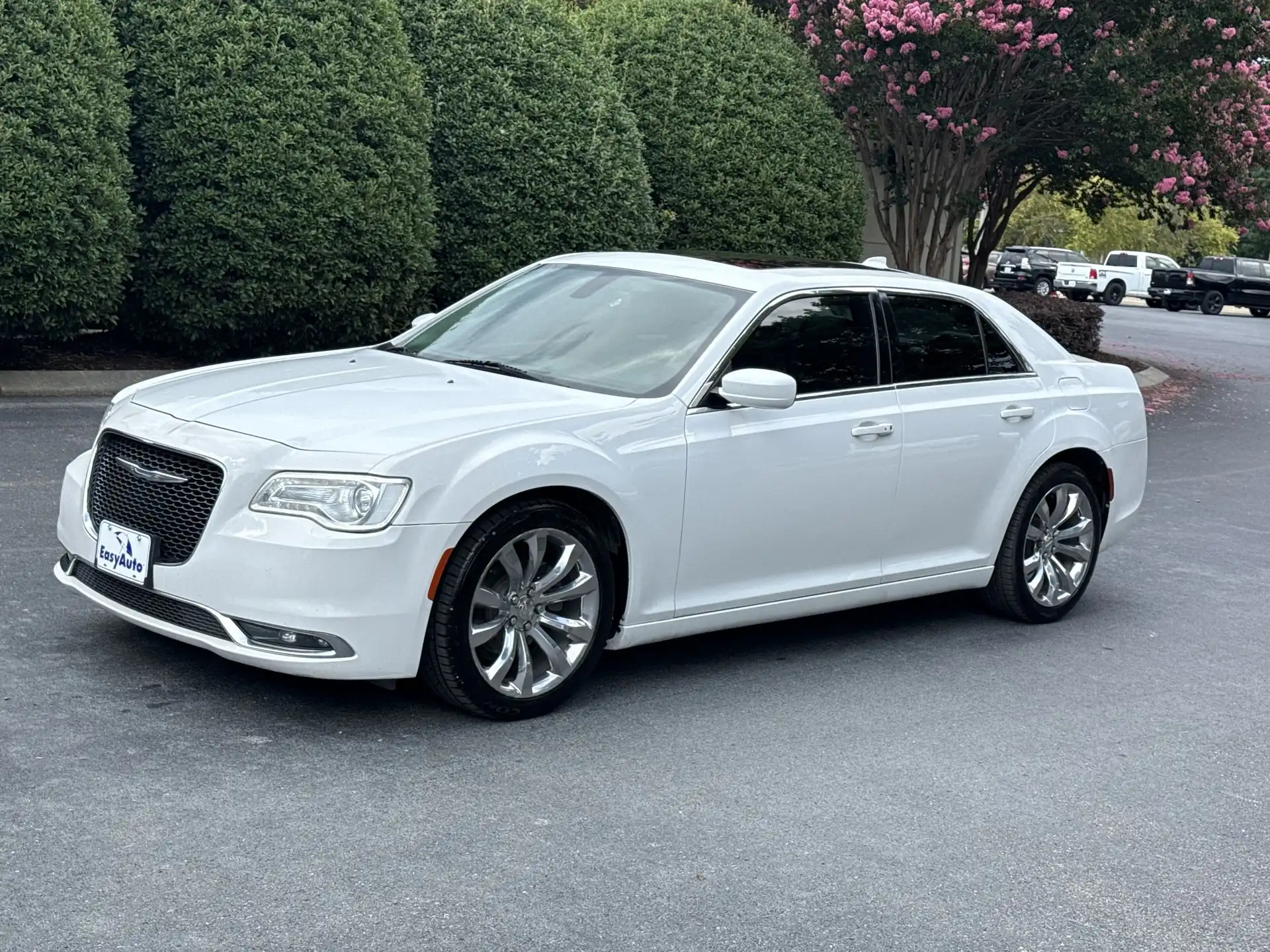 2017 Chrysler 300 Limited's photo