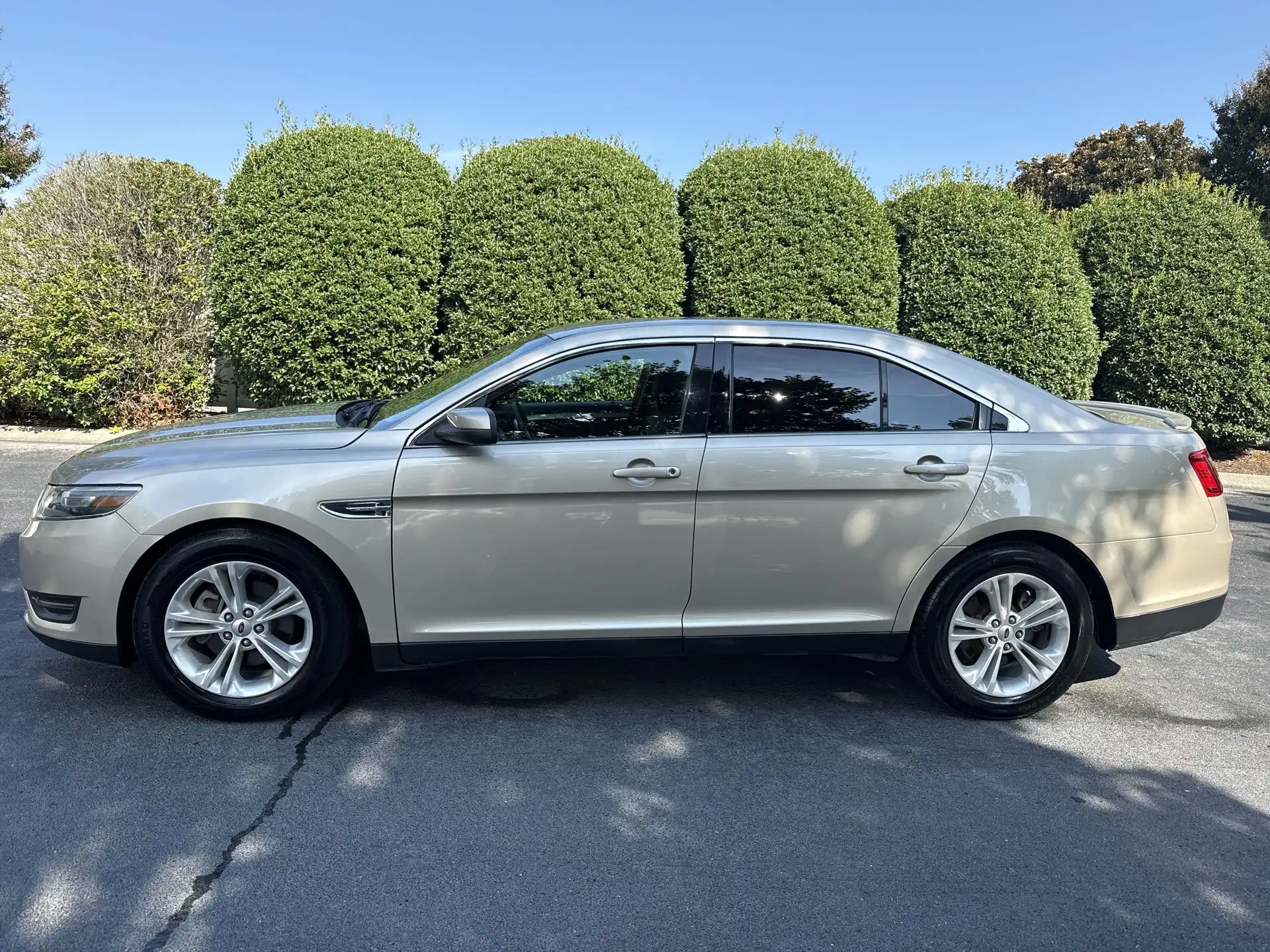 2017 Ford Taurus SEL FWD's photo