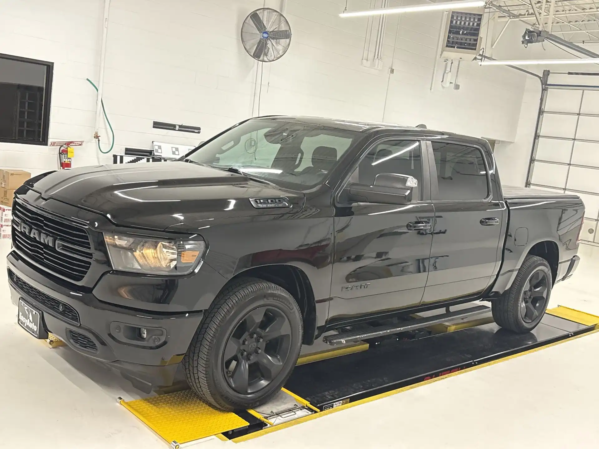 2019 RAM 1500 Big Horn/Lone Star 4x4 Crew Cab 5'7's photo