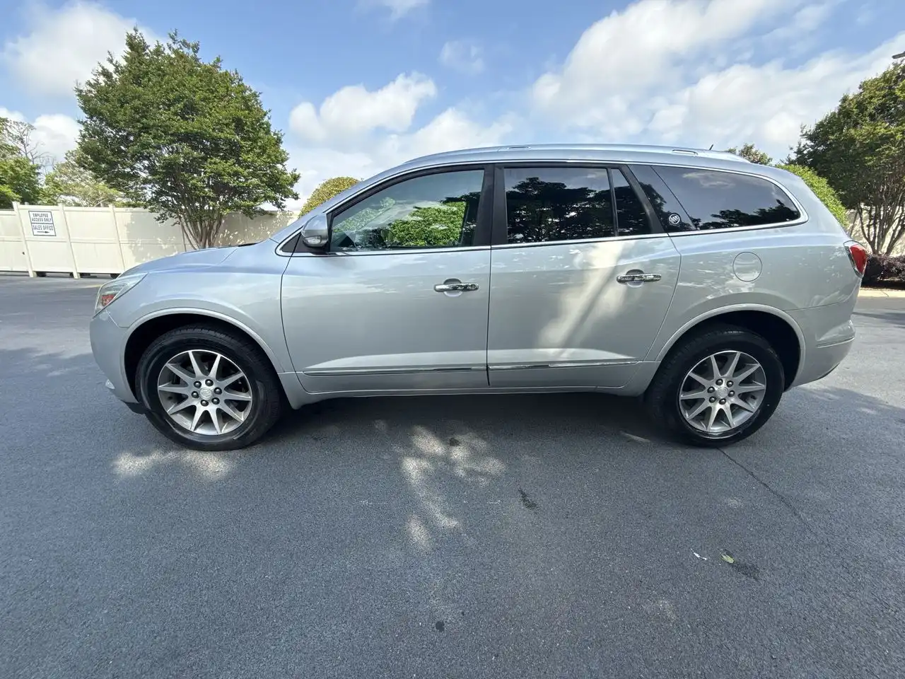 2017 Buick Enclave Convenience's photo