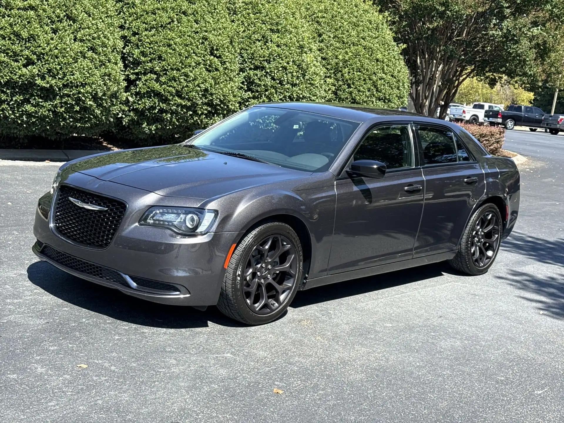 2019 Chrysler 300 Touring's photo