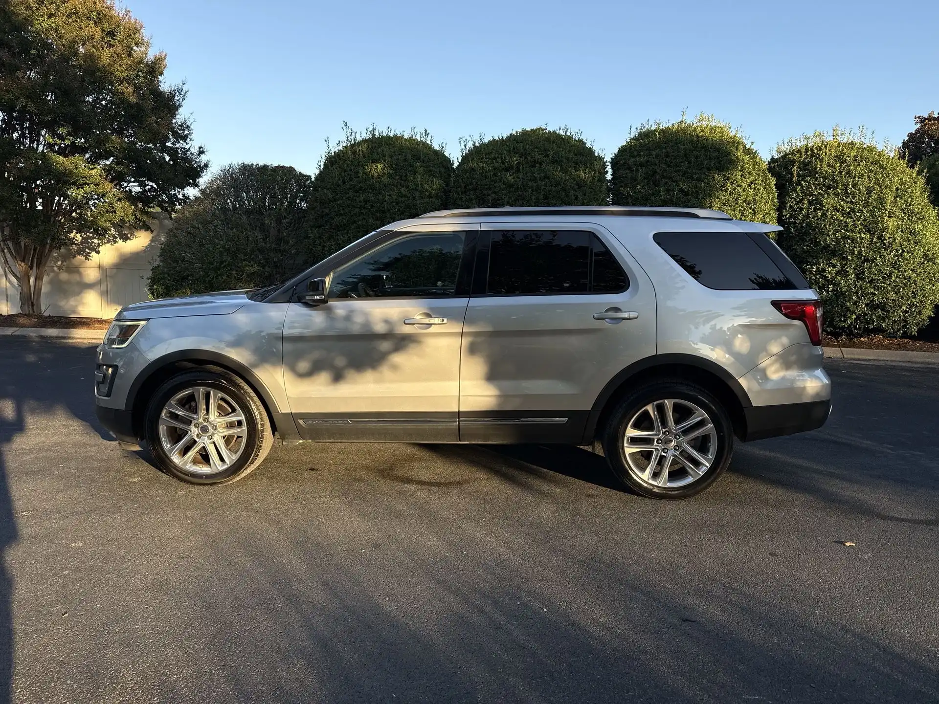 2016 Ford Explorer XLT 4WD's photo