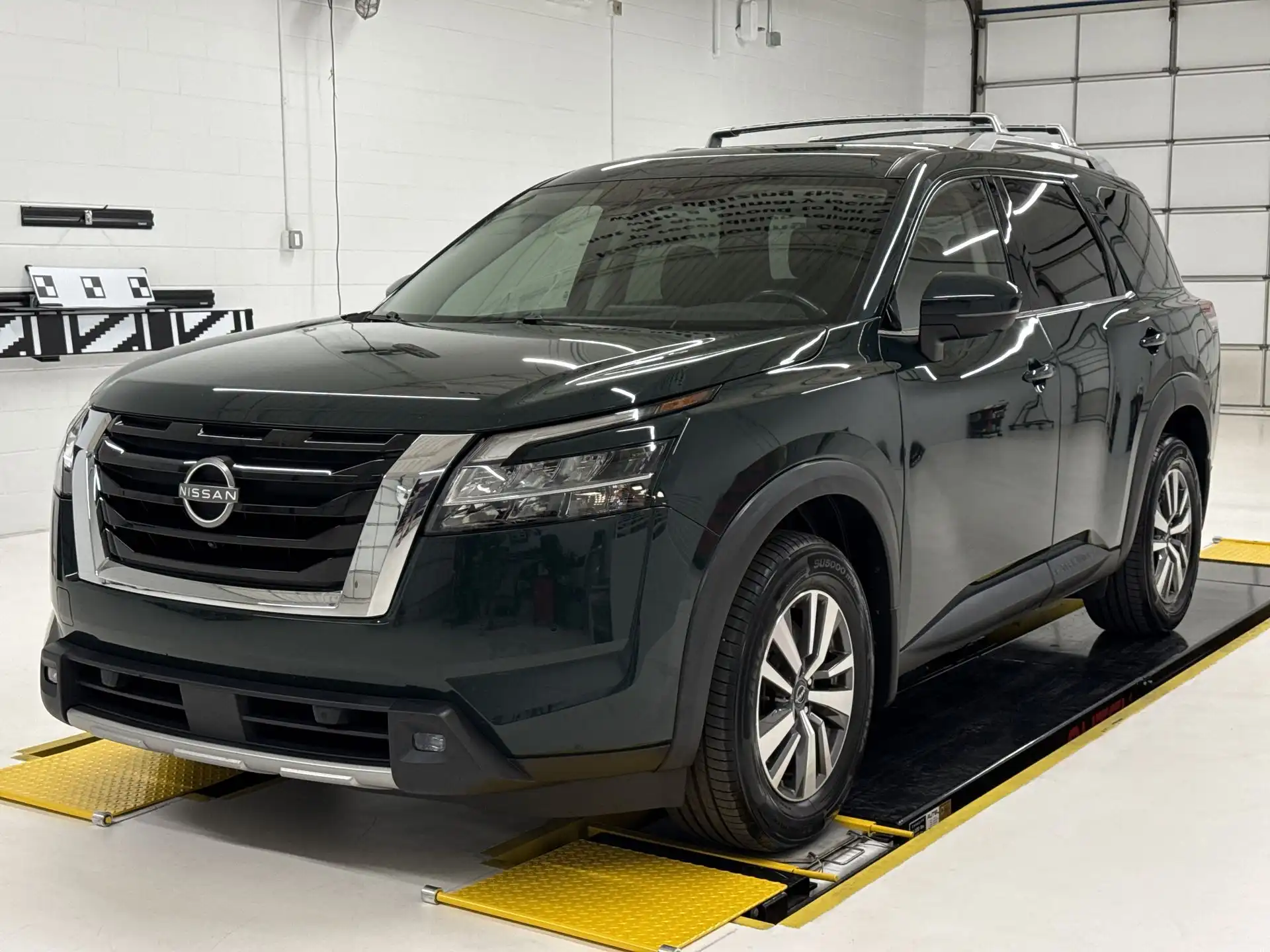 2022 Nissan Pathfinder SL FWD's photo