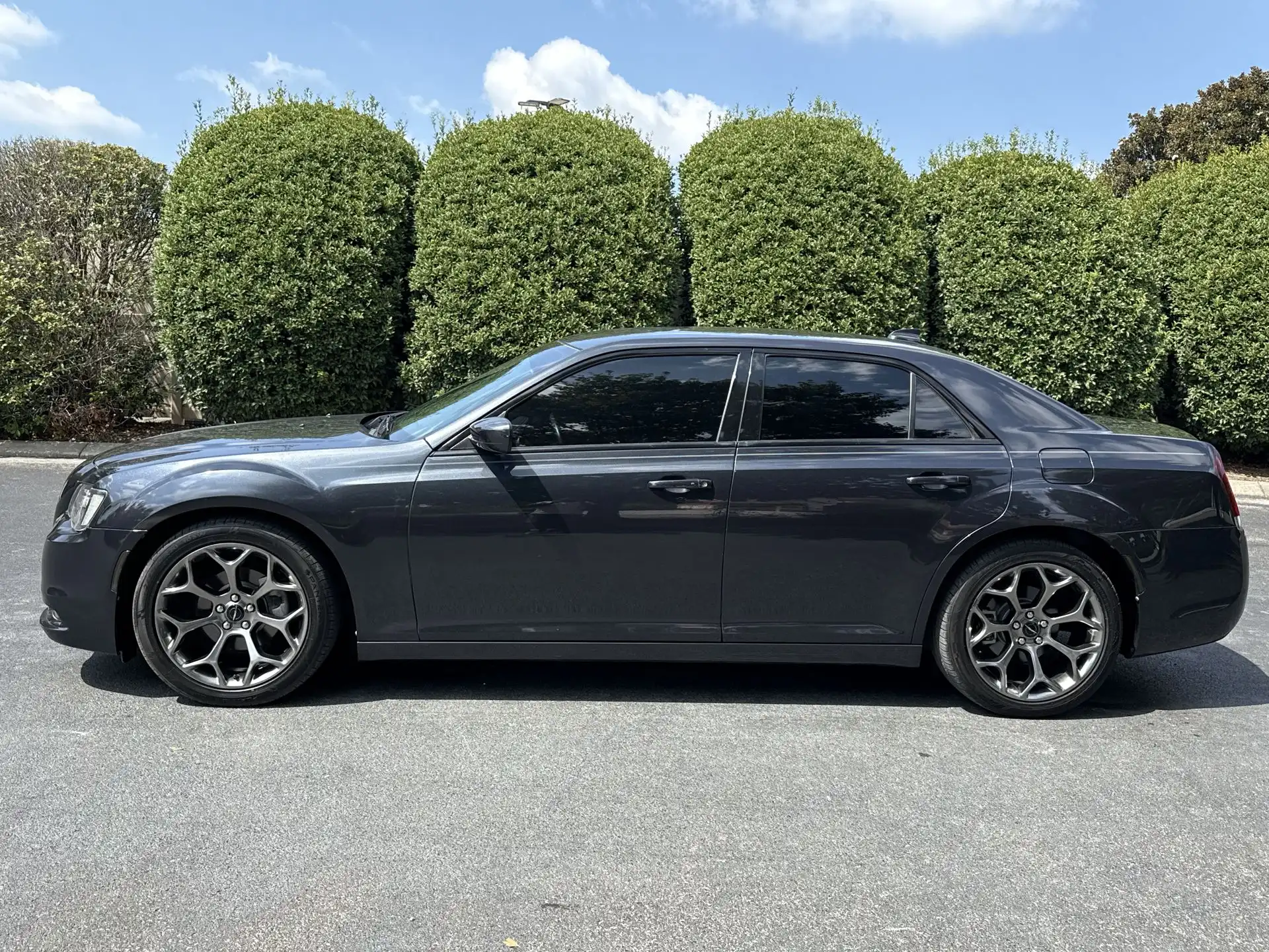 2018 Chrysler 300 S's photo