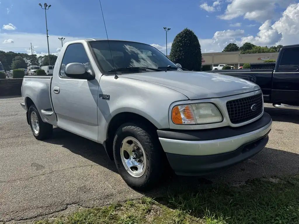 2003 Ford F-150 XL Regular Cab Flareside's photo