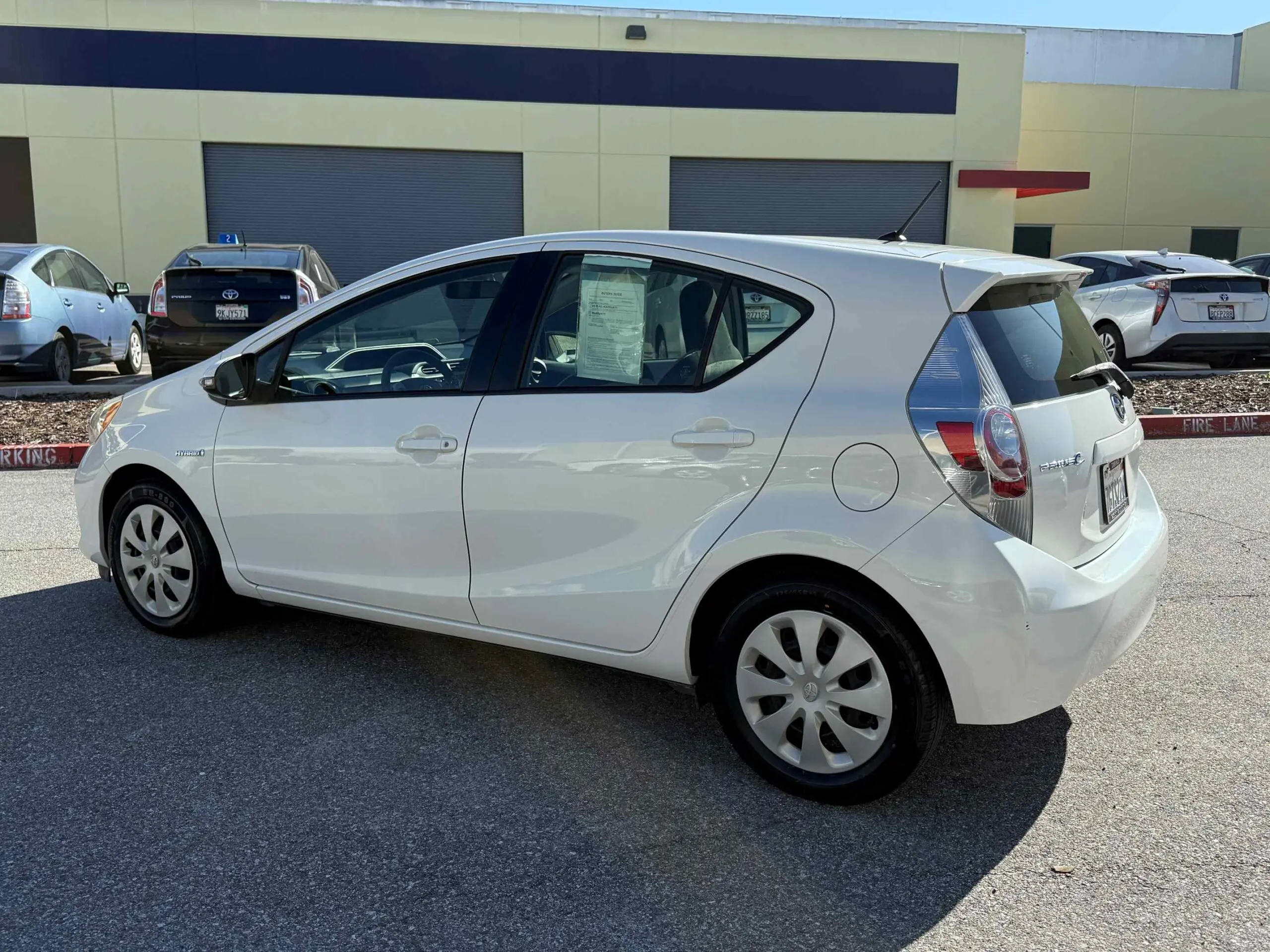 2015 Toyota Prius c One photo 5