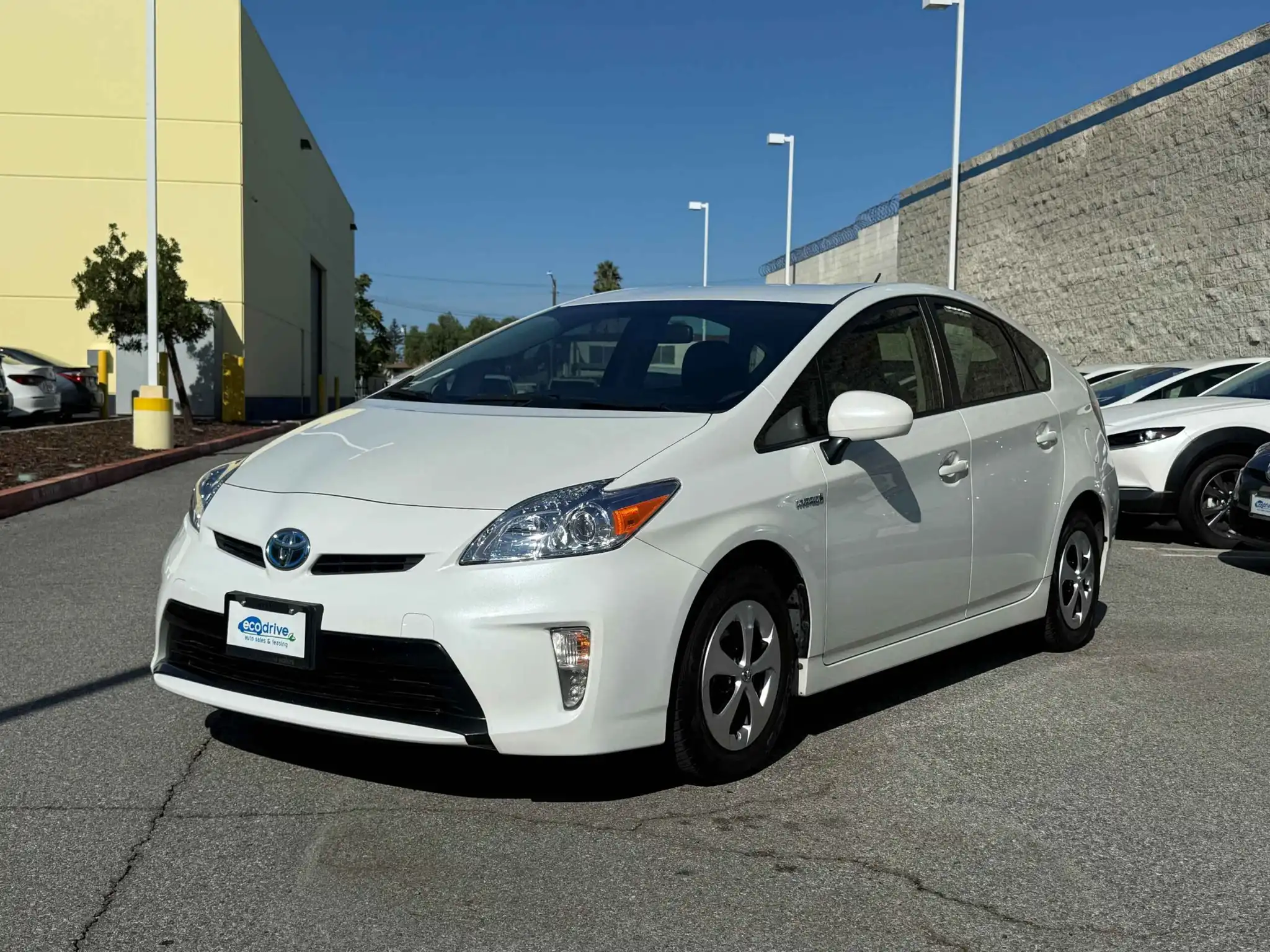 2015 Toyota Prius Two's photo