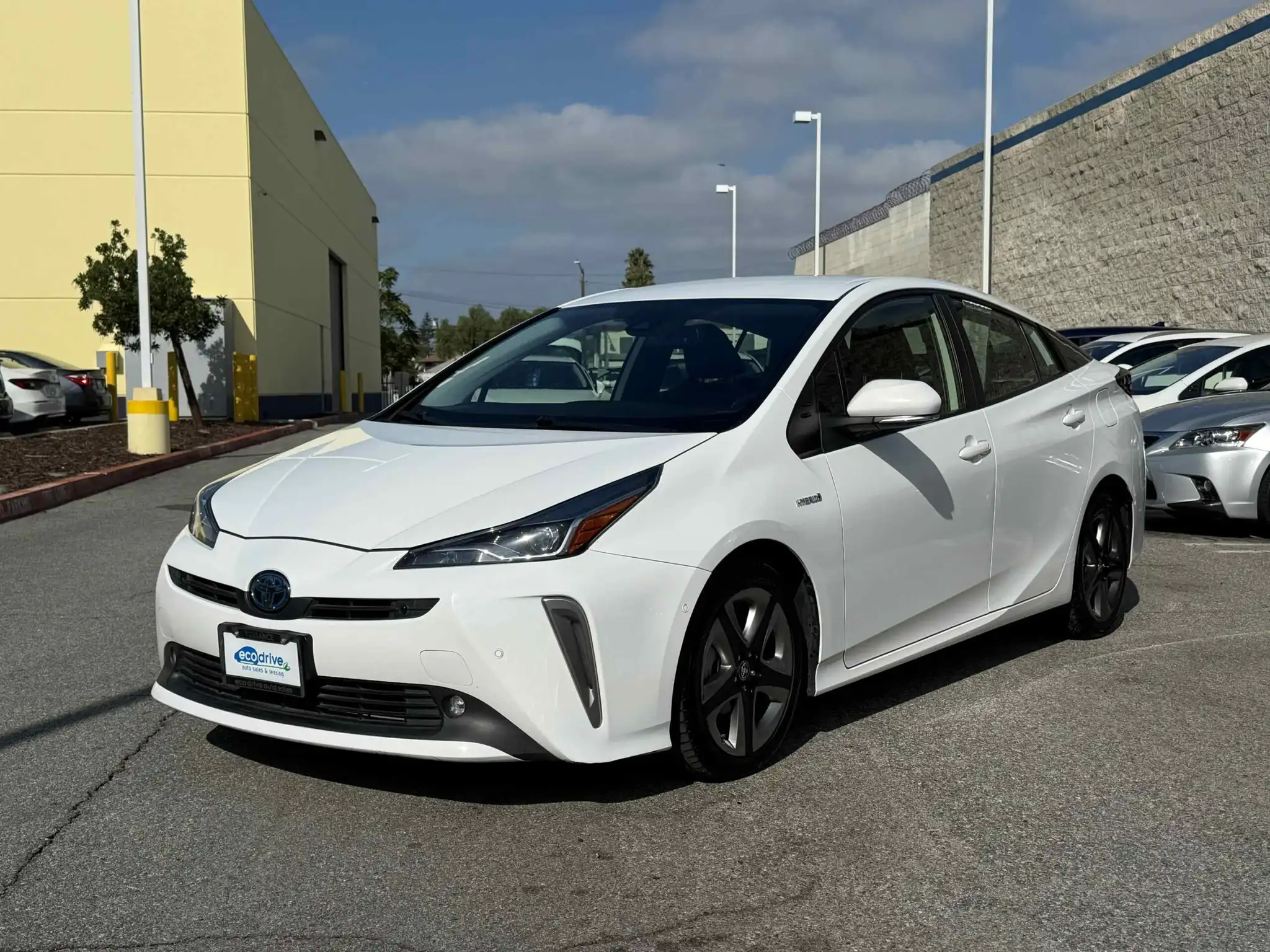 2022 Toyota Prius XLE FWD's photo