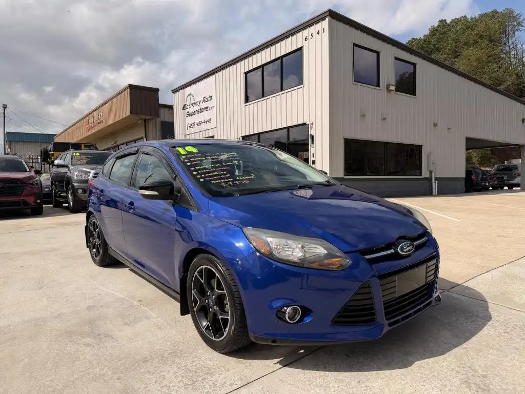 2014 Ford Focus 5 Door Hatch SE's photo