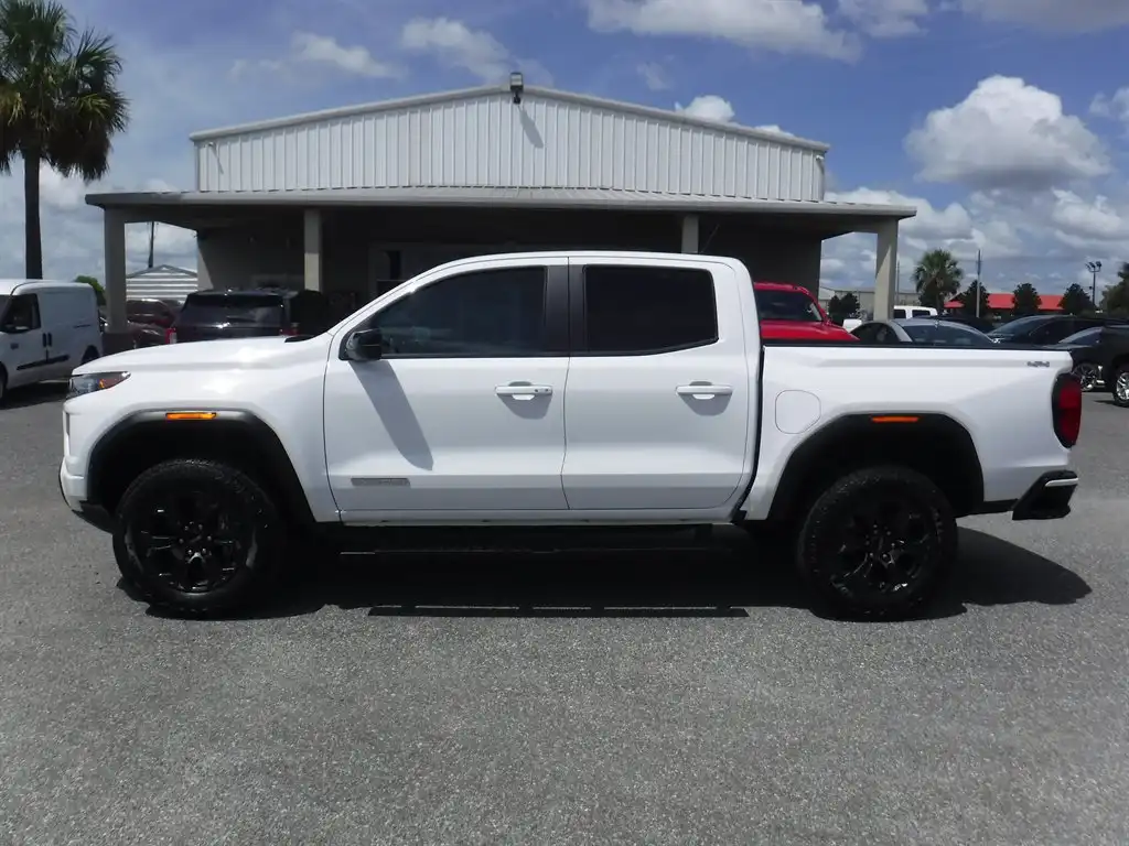 2025 GMC Canyon Elevation 4WD Crew Cab Short Box's photo