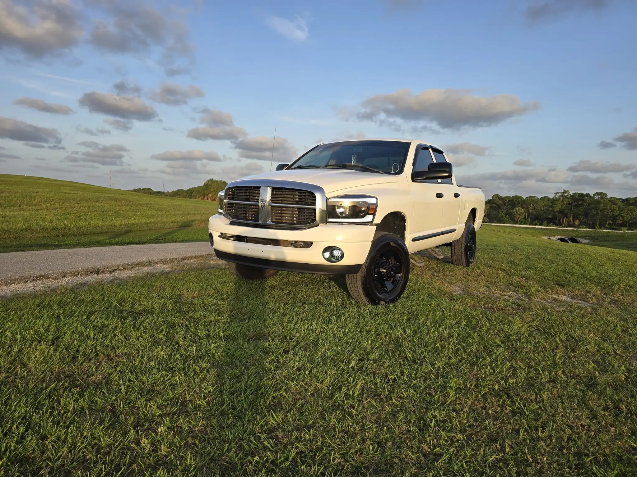 2006 Dodge Ram 2500 ST 4WD Quad Cab SWB's photo