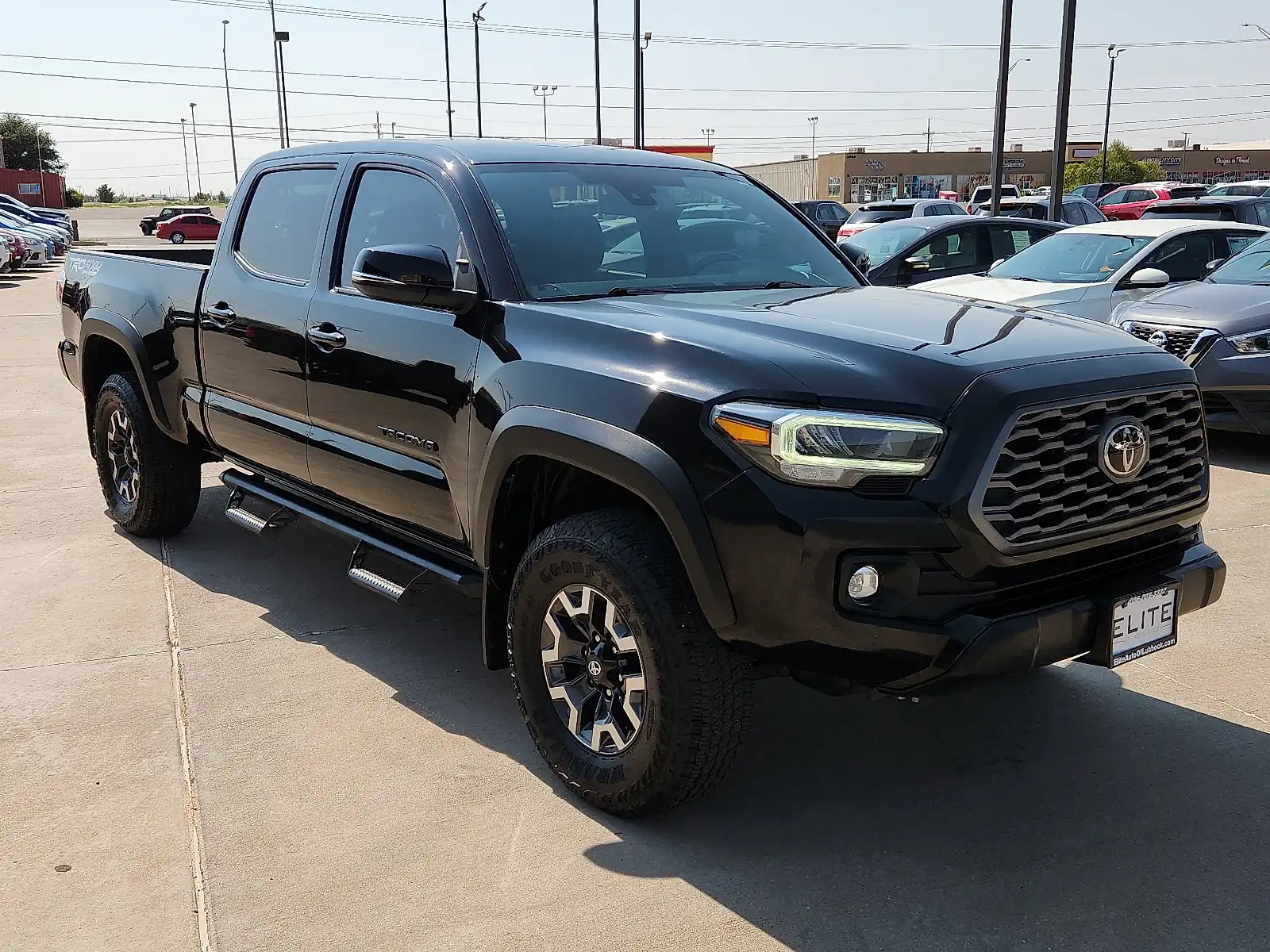 2023 Toyota Tacoma TRD Off-Road Double Cab 4WD Auto Long Bed's photo